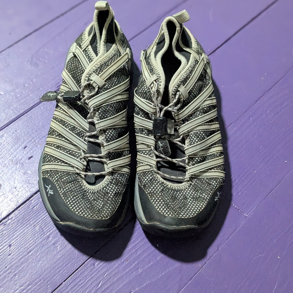 NWOT Chaco Gray Athletic Shoes Sz 6.5